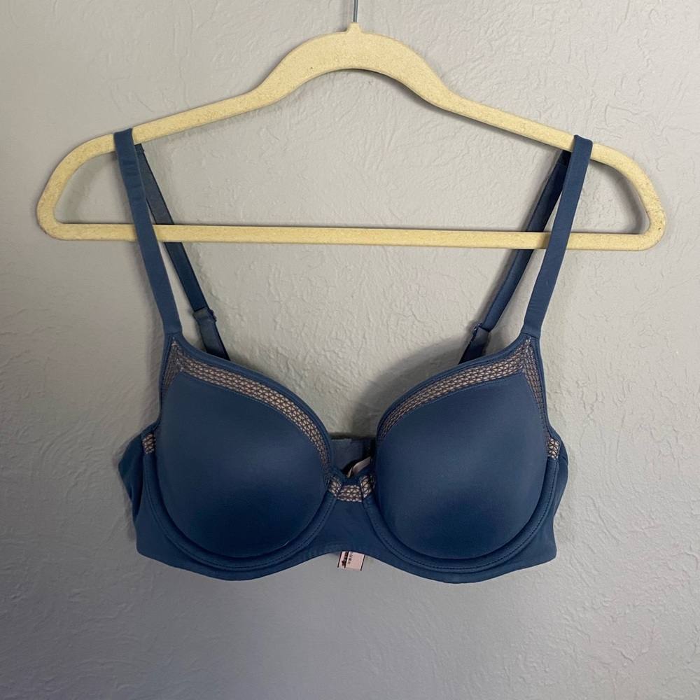 Body by Victoria - Victoria’s Secret Bra 34D